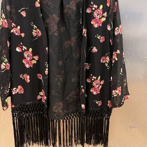 Forever 21 black floral fringe kimono